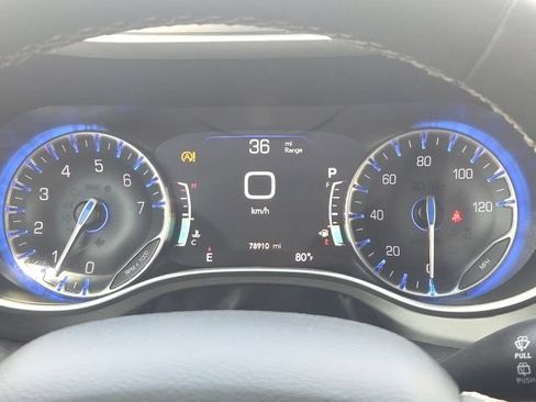 Used 2022 Chrysler Pacifica Touring-L FWD image 46