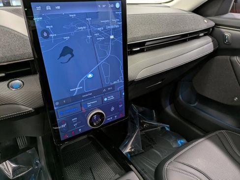 Certified 2024 Ford Mustang Mach-E Premium image 11