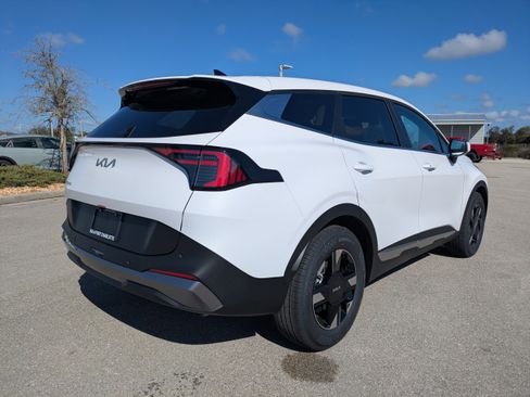 New 2026 Kia Sportage LX FWD image 5