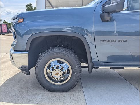 New 2026 Chevrolet Silverado 3500 LTZ w/ LTZ Convenience Package AWD/4WD image 10