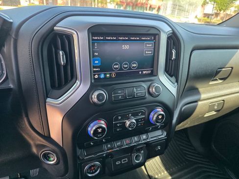 Used 2021 GMC Sierra 1500 SLE AWD/4WD image 16