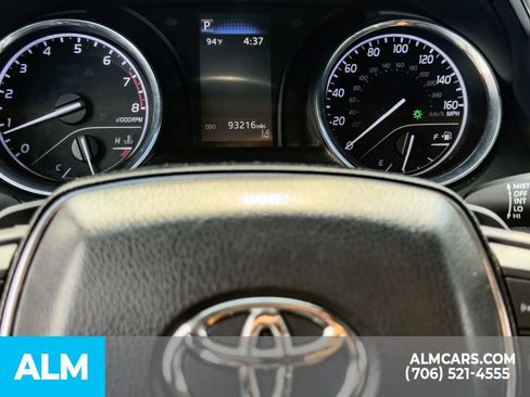 Used 2020 Toyota Camry SE FWD image 24