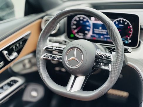 Used 2024 Mercedes-Benz CLE 450 4MATIC Cabriolet image 15