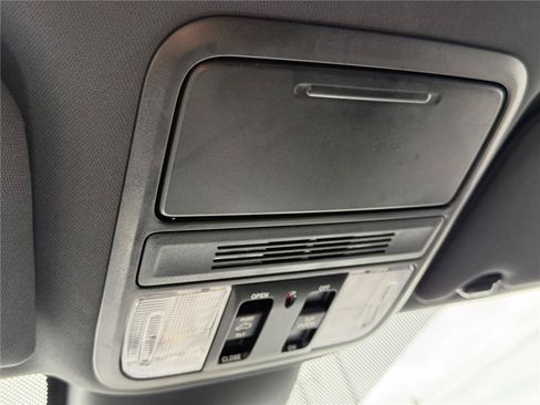 Used 2023 Honda Odyssey Sport image 25