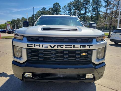 Used 2022 Chevrolet Silverado 2500 Custom w/ Custom Value Package image 11