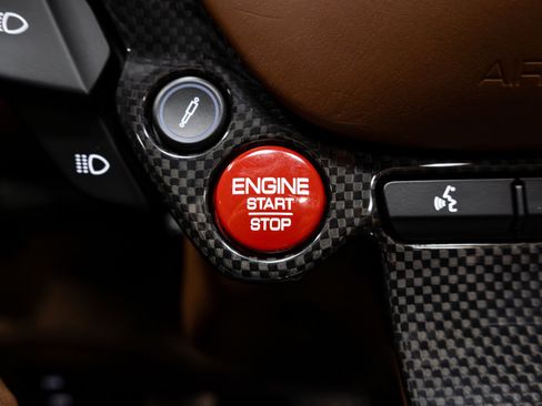 Used 2021 Ferrari 812 GTS image 60