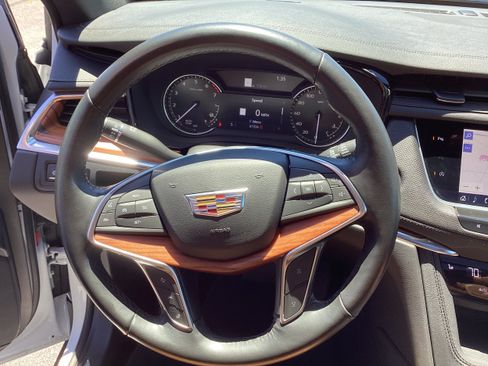 Used 2024 Cadillac XT5 Premium Luxury FWD image 17
