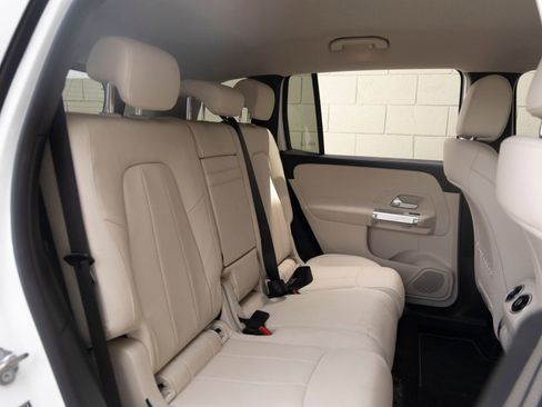 Used 2022 Mercedes-Benz GLB 250 image 22