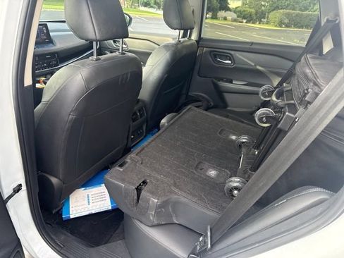 Used 2025 Nissan Rogue SL w/ SL Premium Package FWD image 15