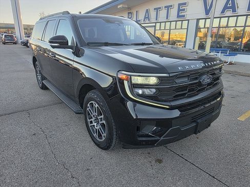 Used 2025 Ford Expedition Max Active image 3