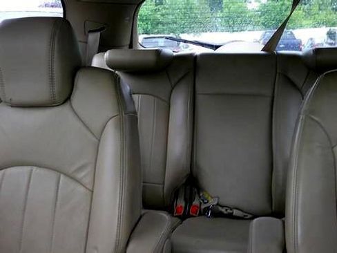 Used 2008 Buick Enclave CXL w/ Entertainment Package #3 image 8