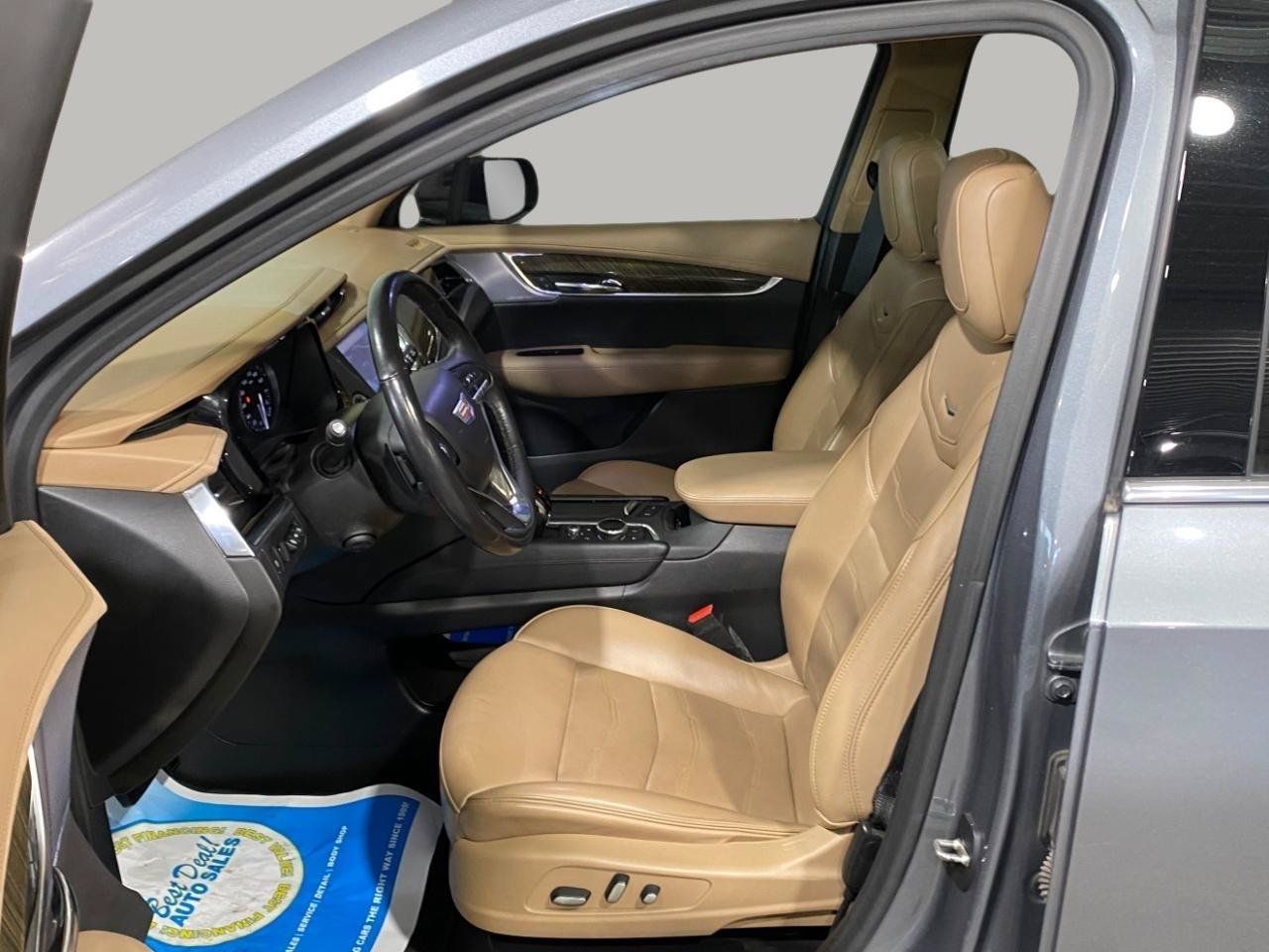 Used 2020 Cadillac XT6 Premium Luxury w/ Platinum Package AWD/4WD image 19