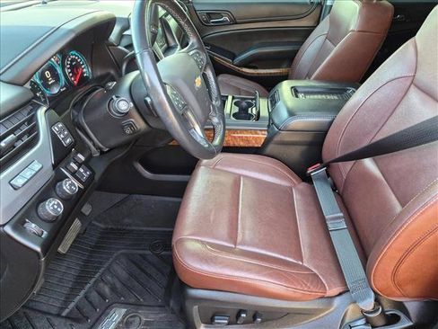 Used 2019 Chevrolet Suburban Premier w/ Premier Plus Edition AWD/4WD image 16