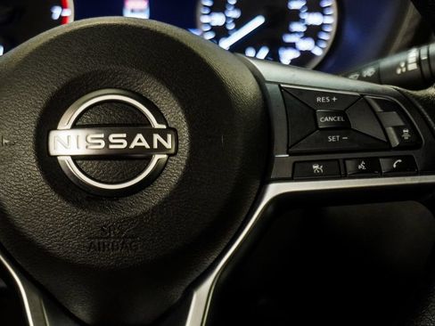 Used 2025 Nissan Sentra SV FWD image 13
