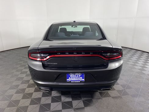 Used 2020 Dodge Charger SXT RWD image 7