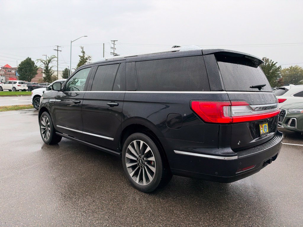 Used 2021 Lincoln Navigator L Reserve w/ Luxury Package AWD/4WD image 3