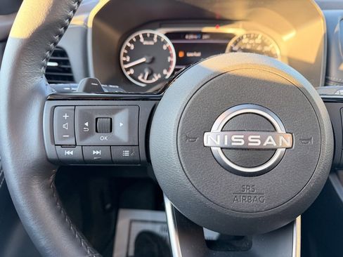 Used 2023 Nissan Rogue SV w/ SV Premium B Package image 13