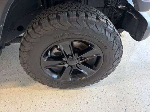 Used 2021 Jeep Wrangler Unlimited Sahara w/ Uconnect 4C Nav & Sound Group AWD/4WD image 2