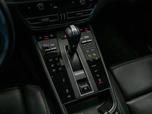 Used 2022 Porsche Macan S image 28