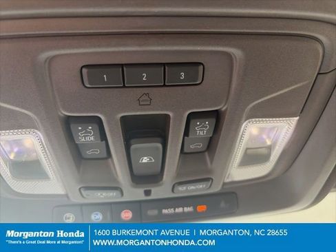 Used 2022 GMC Sierra 1500 SLT w/ SLT Premium Plus Package AWD/4WD image 30