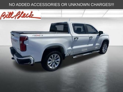 Used 2020 Chevrolet Silverado 1500 Custom w/ Custom Value Package AWD/4WD image 6