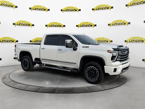 Used 2024 Chevrolet Silverado 2500 High Country w/ Max Trailering Package image 7