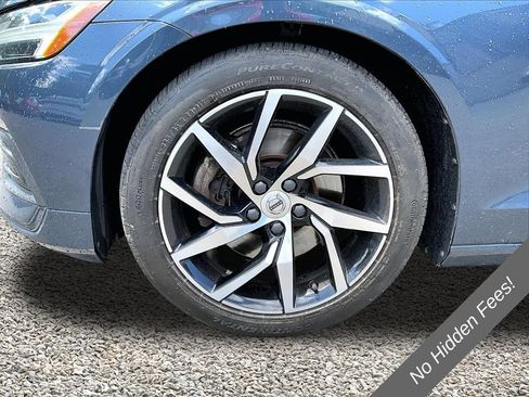 Used 2019 Volvo S60 T5 Momentum w/ Premium Package FWD image 9