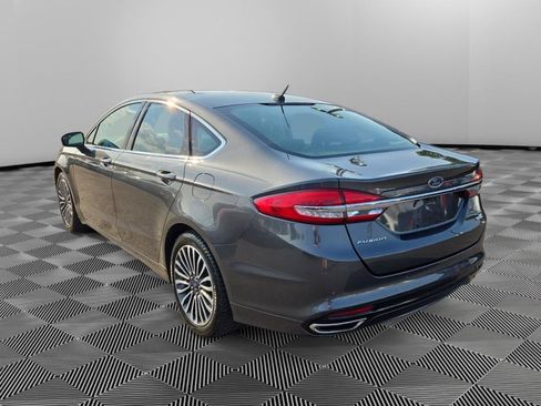 Used 2017 Ford Fusion SE w/ Fusion SE Technology Package FWD image 5