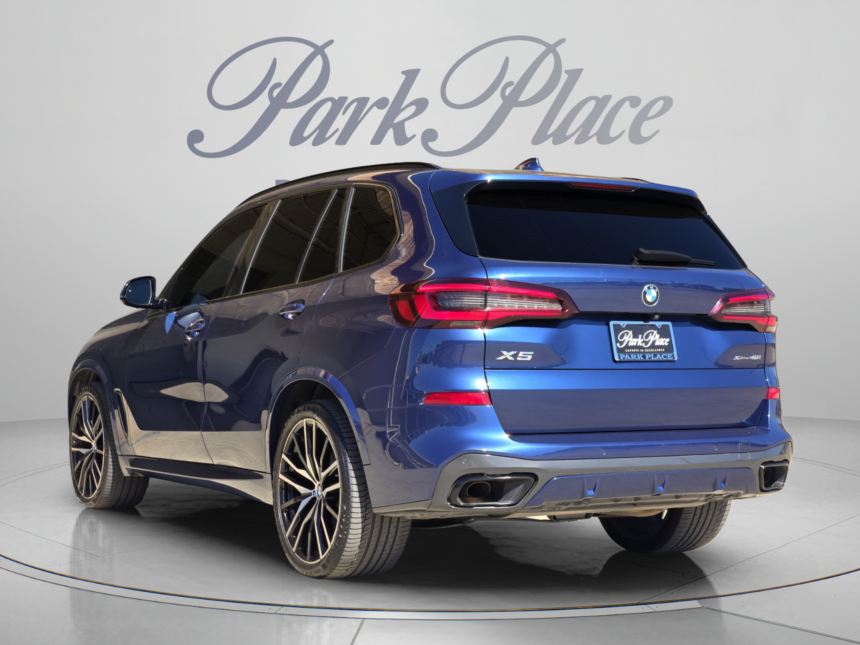 Used 2022 BMW X5 xDrive40i w/ M Sport Package AWD/4WD image 3