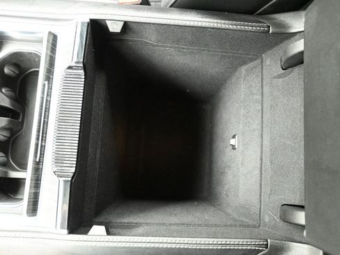 Used 2024 Jeep Wagoneer Series II w/ Flexible Seating Group image 21