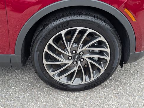 Certified 2019 Lincoln Nautilus Reserve image 18