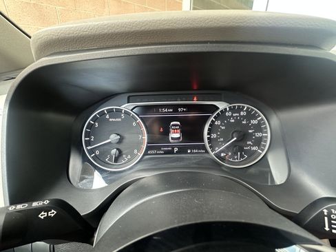 Used 2023 Nissan Rogue SL image 18