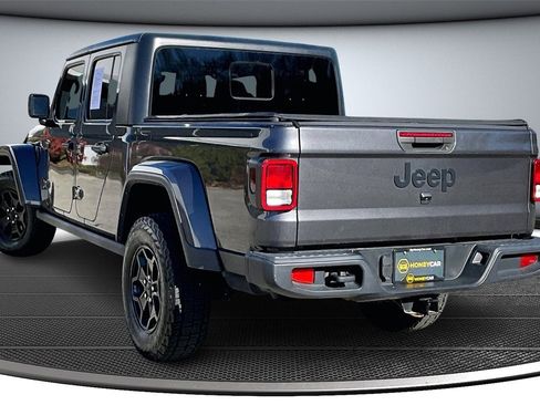 Used 2021 Jeep Gladiator Willys image 4