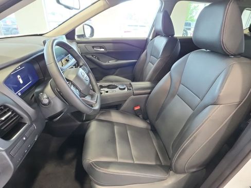 Used 2026 Nissan Rogue SL AWD/4WD image 14
