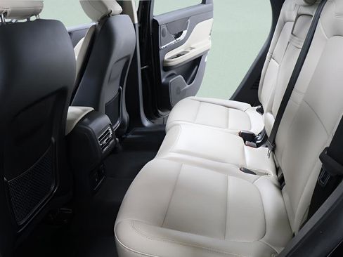 Used 2025 Lincoln Corsair Premiere w/ Equipment Group 101A image 25