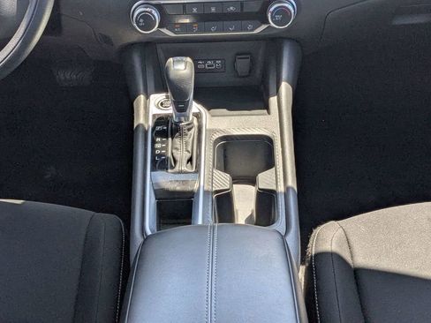 Used 2025 Nissan Sentra SV FWD image 17