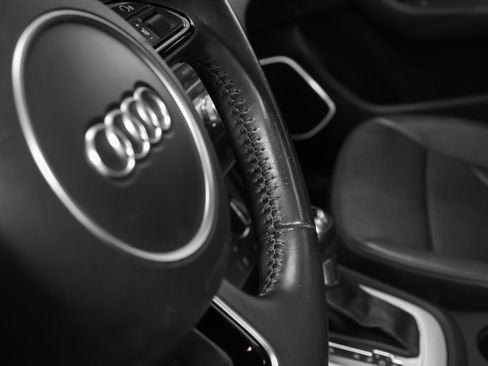 Used 2018 Audi Q3 2.0T Premium Plus w/ Premium Plus Package AWD/4WD image 32