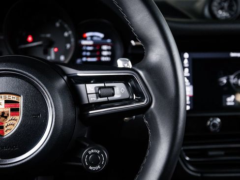 Certified 2026 Porsche Macan AWD/4WD image 16