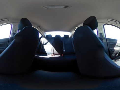 Used 2025 Nissan Versa SV image 40