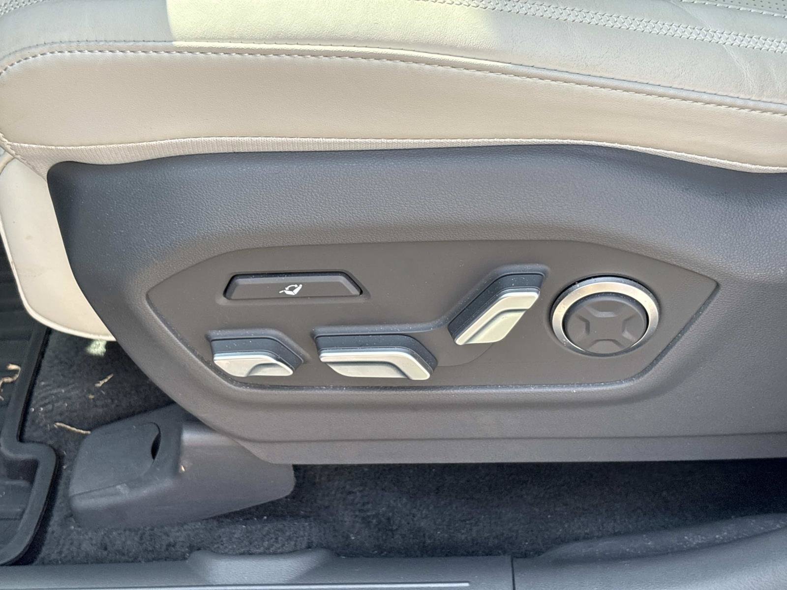 Used 2024 Hyundai Santa Fe Calligraphy AWD/4WD image 16