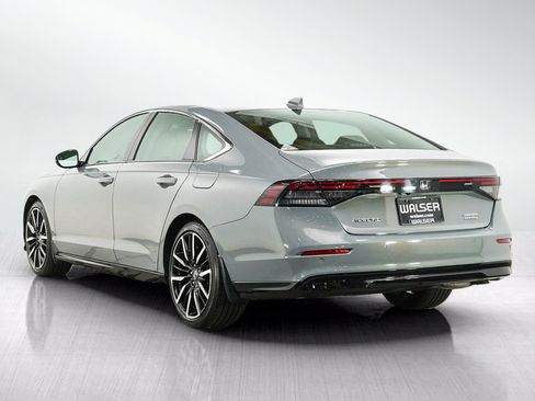 Used 2024 Honda Accord Touring image 3