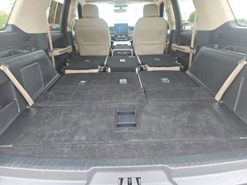Used 2024 Ford Expedition Limited AWD/4WD image 13