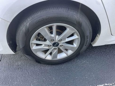 Used 2016 Kia Optima LX FWD image 13