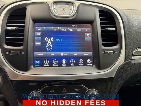 Used 2019 Chrysler 300 Limited w/ Safetytec Plus Group image 23