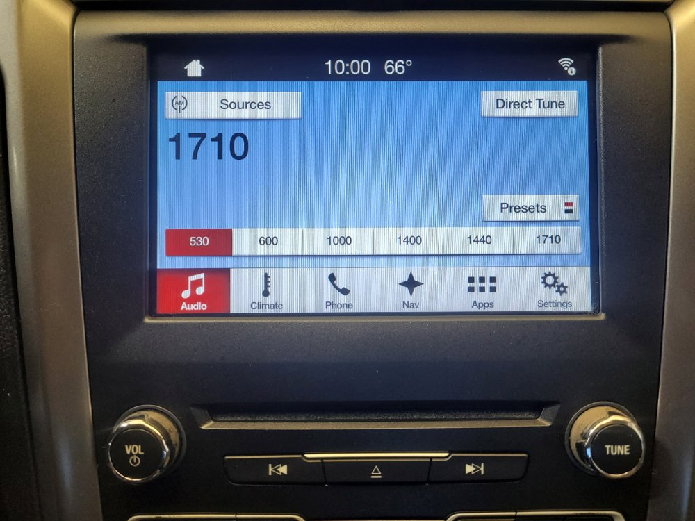 Used 2017 Ford Fusion SE w/ Fusion SE Technology Package FWD image 25