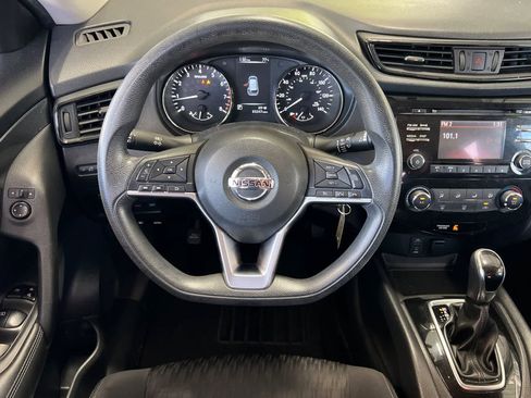 Used 2017 Nissan Rogue S FWD image 16