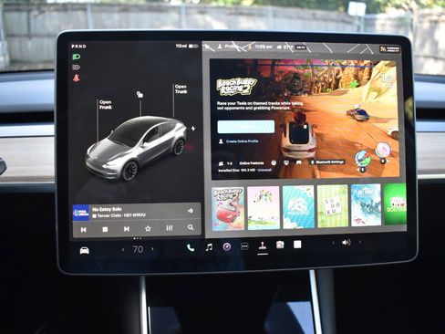 Used 2021 Tesla Model Y Long Range image 31