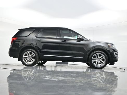 Used 2016 Ford Explorer XLT w/ Equipment Group 202A AWD/4WD image 51