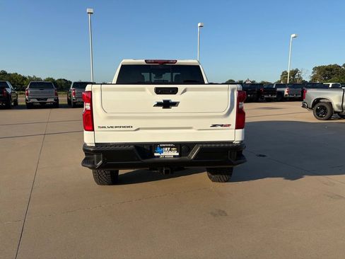 New 2026 Chevrolet Silverado 1500 ZR2 AWD/4WD image 4