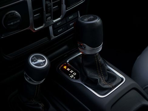 Used 2022 Jeep Wrangler Unlimited Sahara image 19